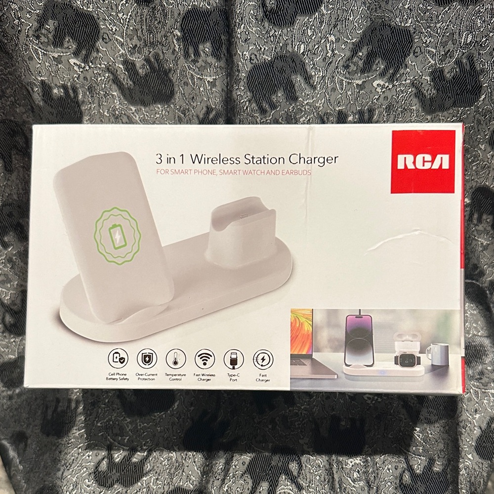 RCA White 3-in-1 Wireless Station Charger